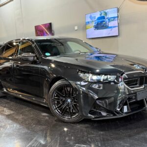 BMW M5 Superior Plug-In Hybrid 2026 (725 כ"ס)